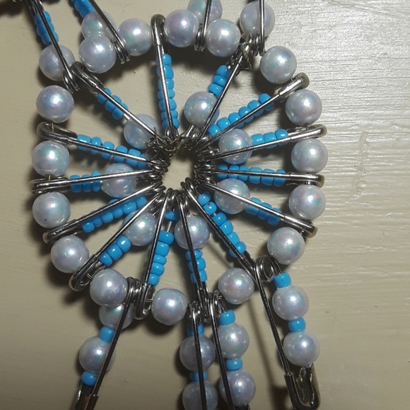 Safety pin handmade seed bead necklace - Picture 6 of 8